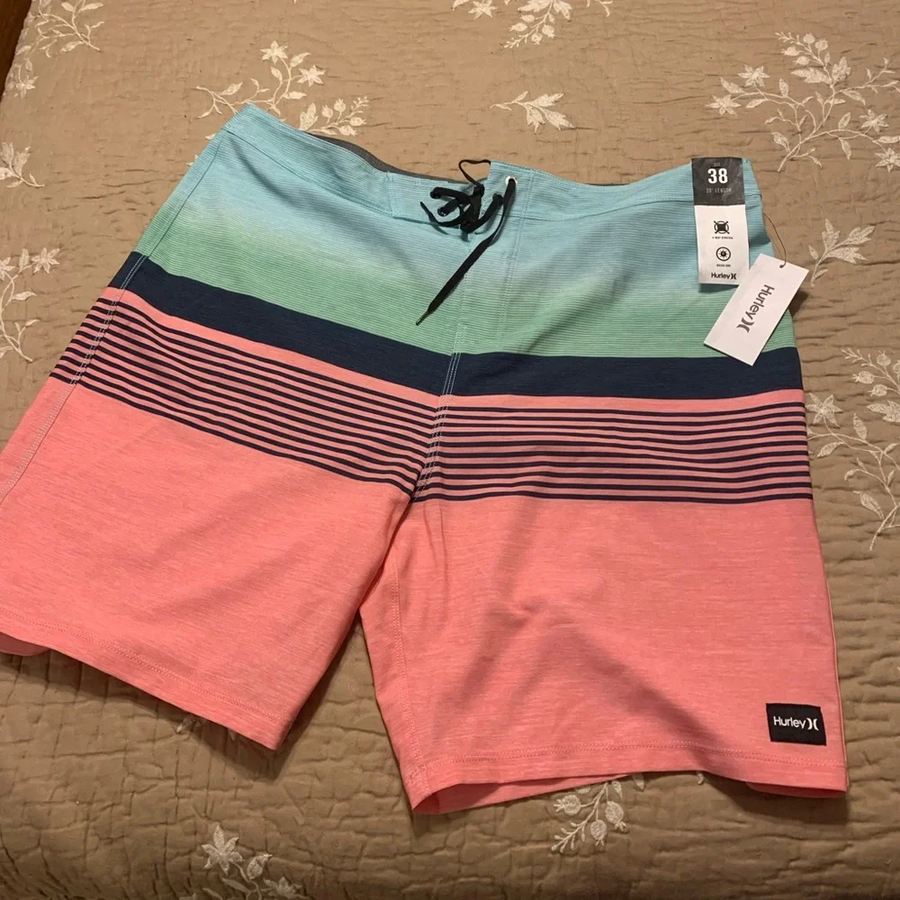 NWT Hurley Quick Dry Shorts!! - Picture 1 of 4